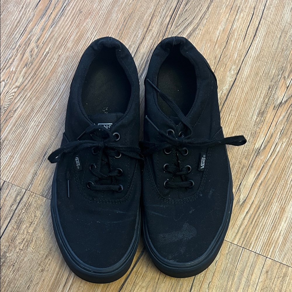 Vans Women’s Lace Up Shoes Black Size 10